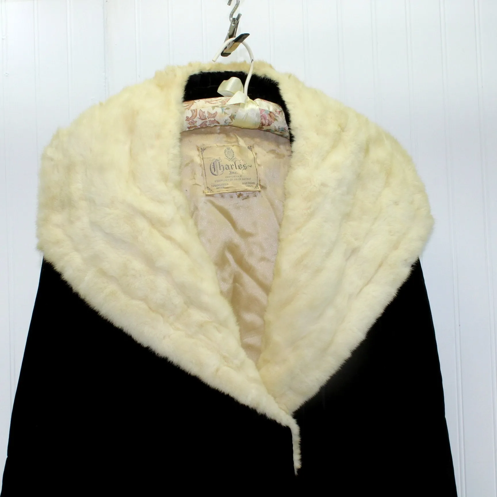 Antique Black Velvet Coat Cream Fur Collar Charles Inc Springfield Hartford