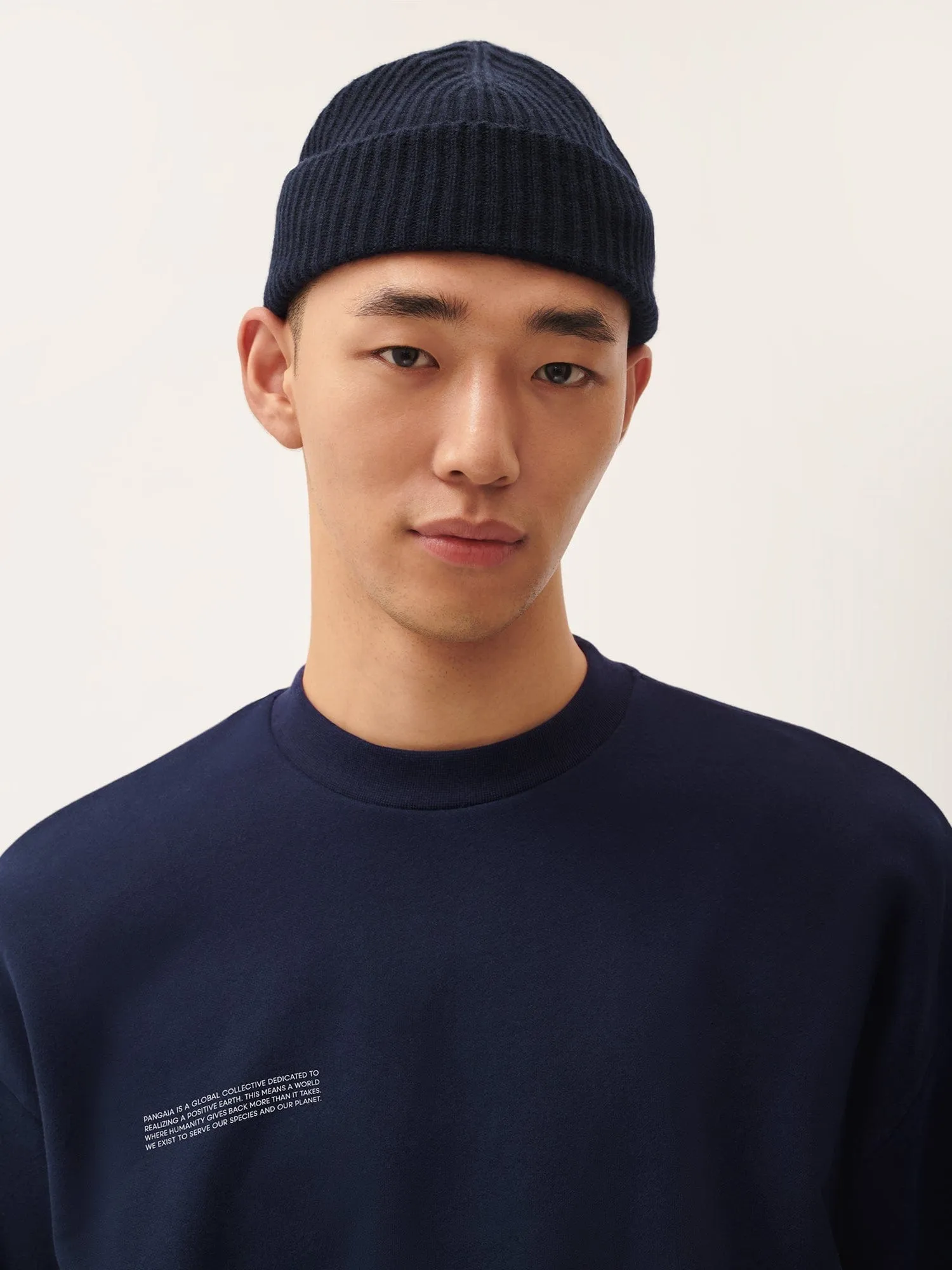 Cashmere Ribbed Beanie—dark navy