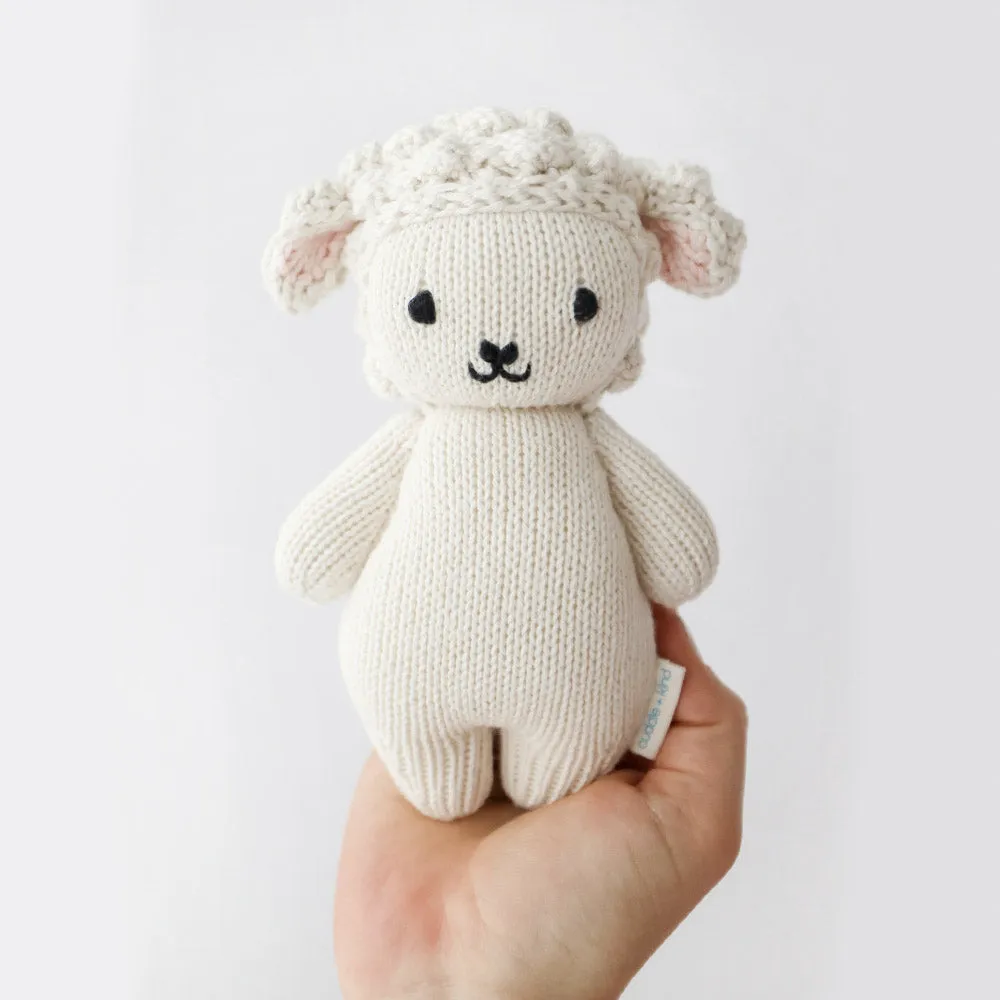 CUDDLE KIND BABY ANIMAL | LAMB