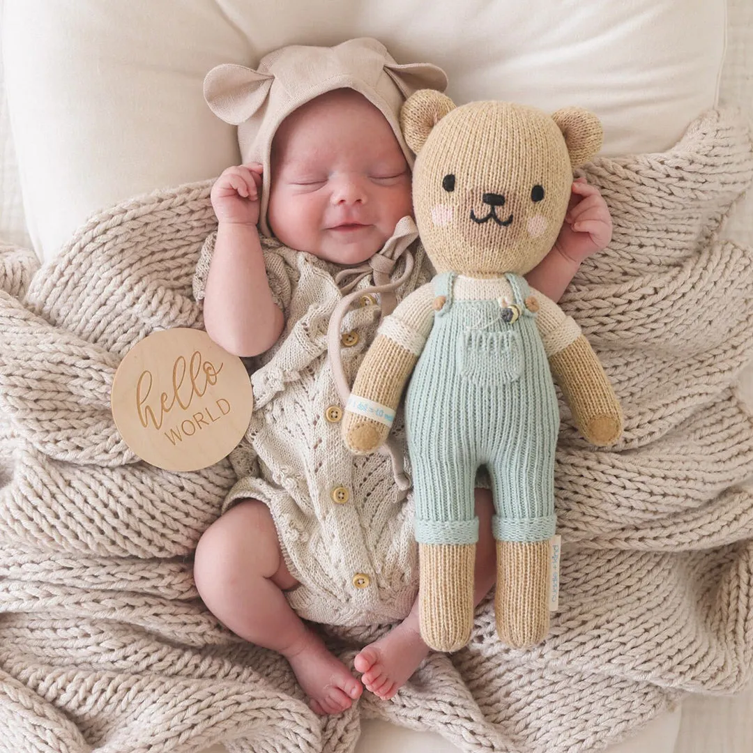 CUDDLE KIND | CHARLIE THE HONEY BEAR