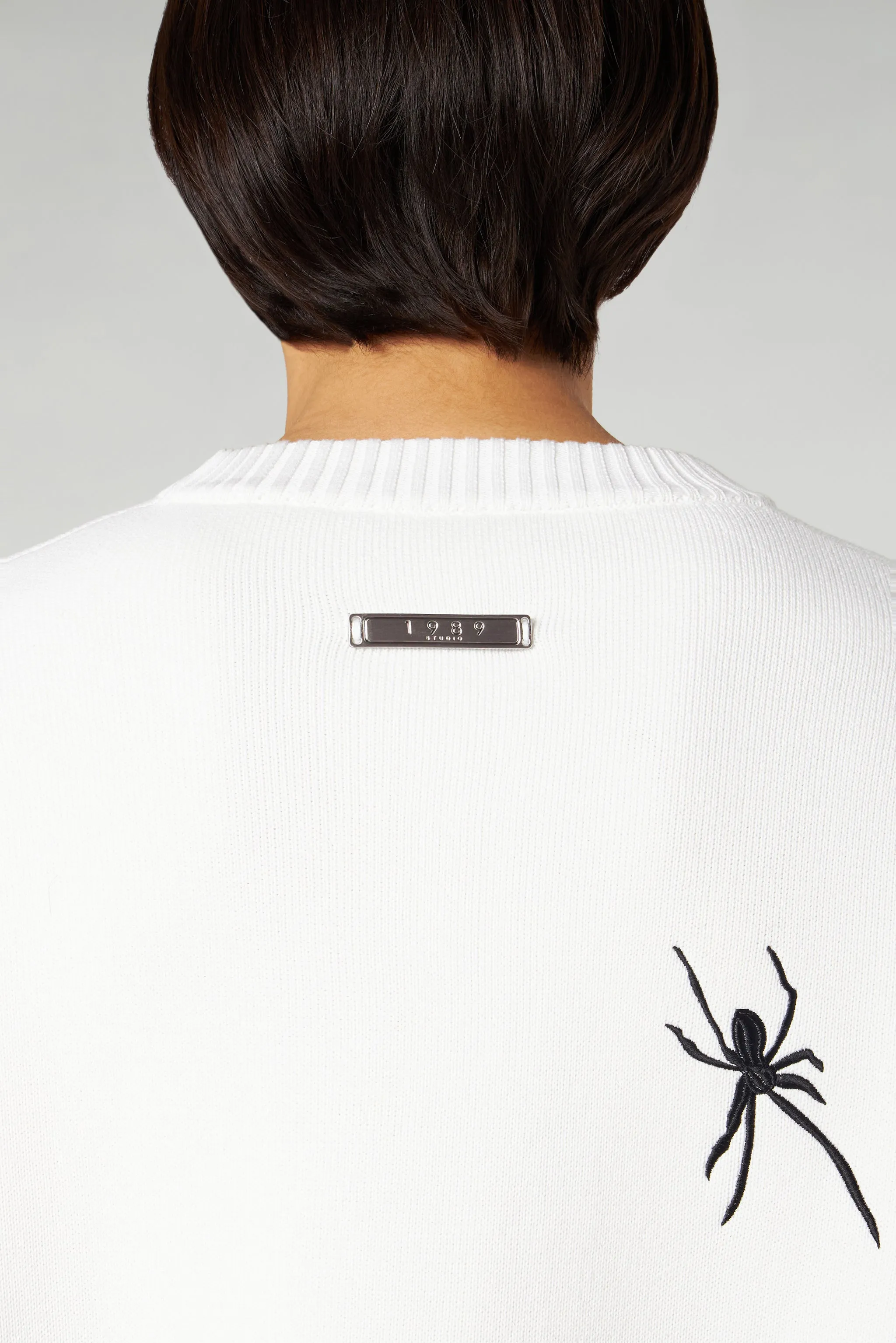 Embroidery Crop Knit Round Neck