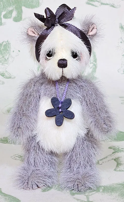 Graye by Pipkins Bears - 12cm